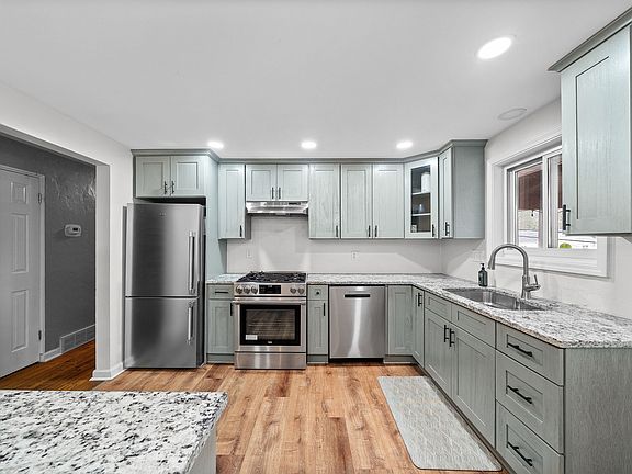 5th image of 525 Clemson Dr