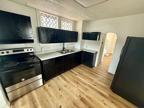 4th image of 411 Cabell Ct