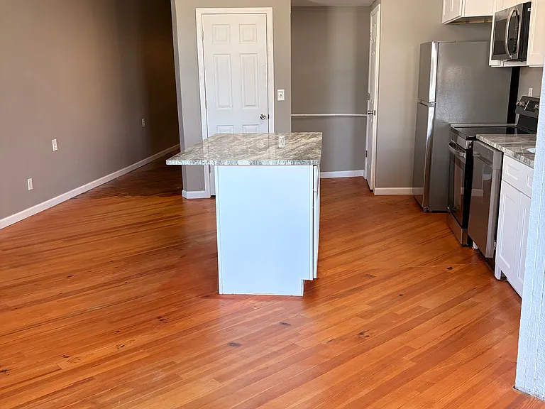 313 President Clinton Ave #206 — Photo 8