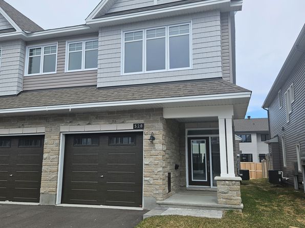 528 Sonmarg Cres, Barrhaven, ON K2J 7A5