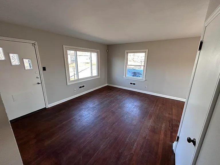 811 E 15th Ave — Photo 15