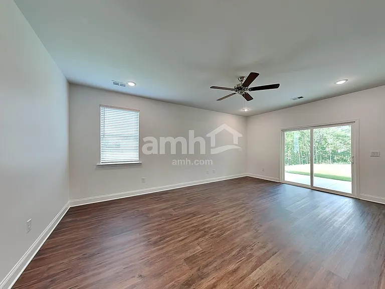 90 Spruce Cir — Photo 7