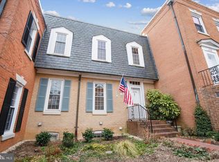 1326 N Lynnbrook Dr, Arlington, VA 22201