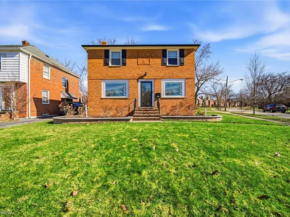 2353 Charney Rd, University Heights, OH 44118