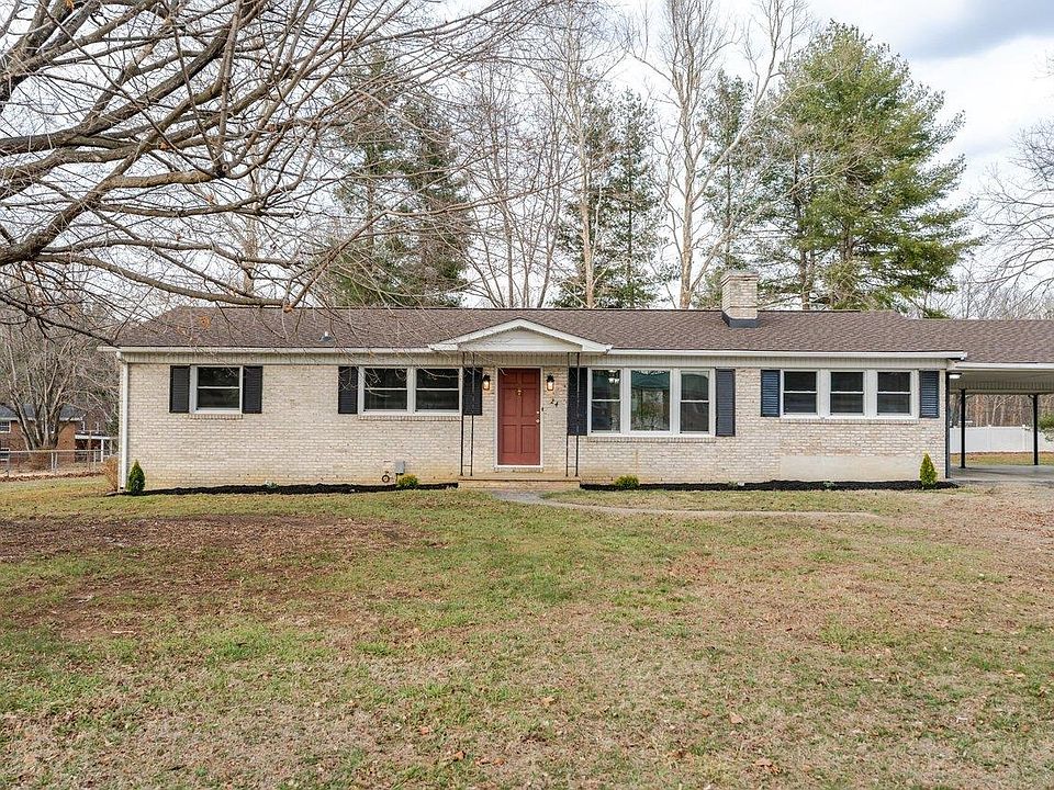 1st image of 24 La Salle Dr