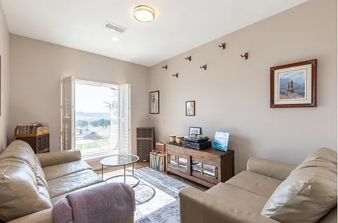 3 bed, 2934 sqft, $7,000 — Photo 4