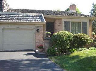 2S649 Avenue Normandy E, Oak Brook, IL 60523