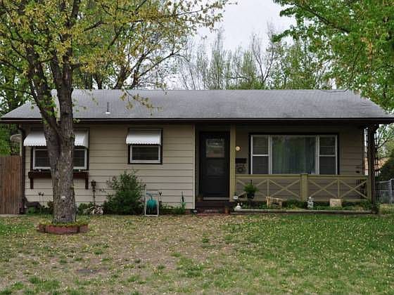 1st image of 860 S Fredrick Dr