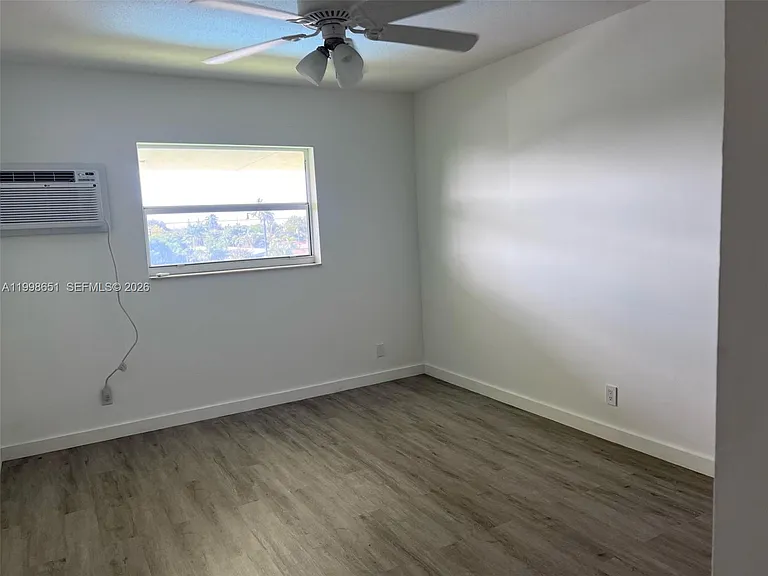 1350 E Sample Rd #306 — Photo 13
