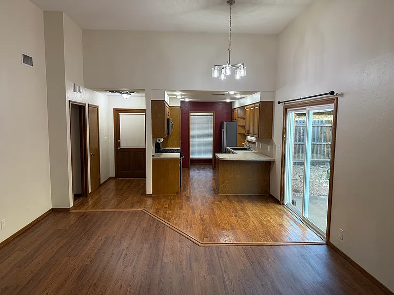 2508 Windsor Rd — Photo 14