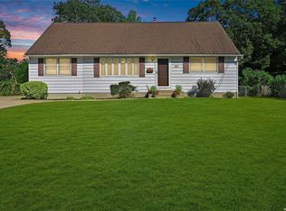 148 Dawn Dr, Centereach, NY 11720
