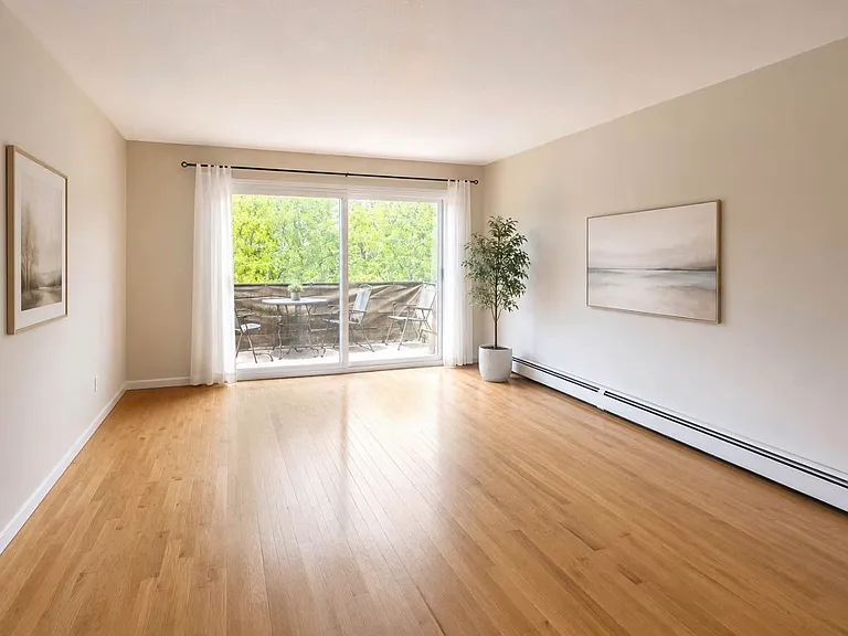805 Grove Dr — Photo 2