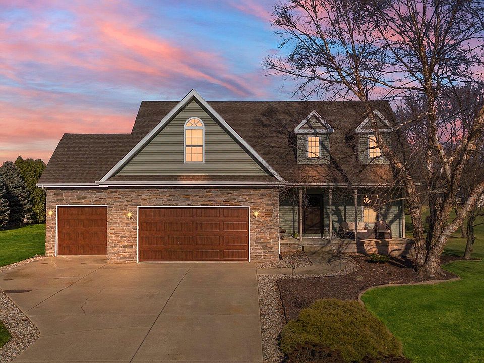 1st image of 221 Stone Creek Ln