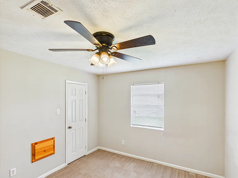3615 Mahan St #B — Photo 10