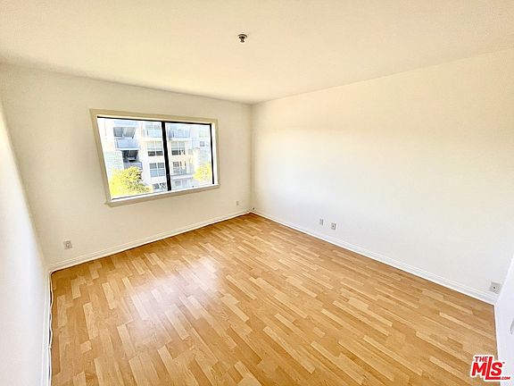 5th image of 1610 Broadway #302