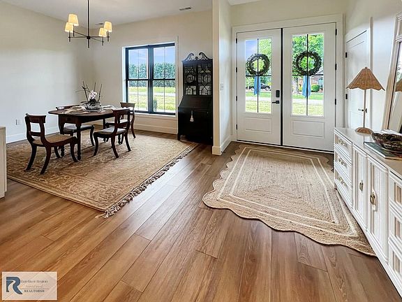 2nd image of 165 Meadow Brook Cir