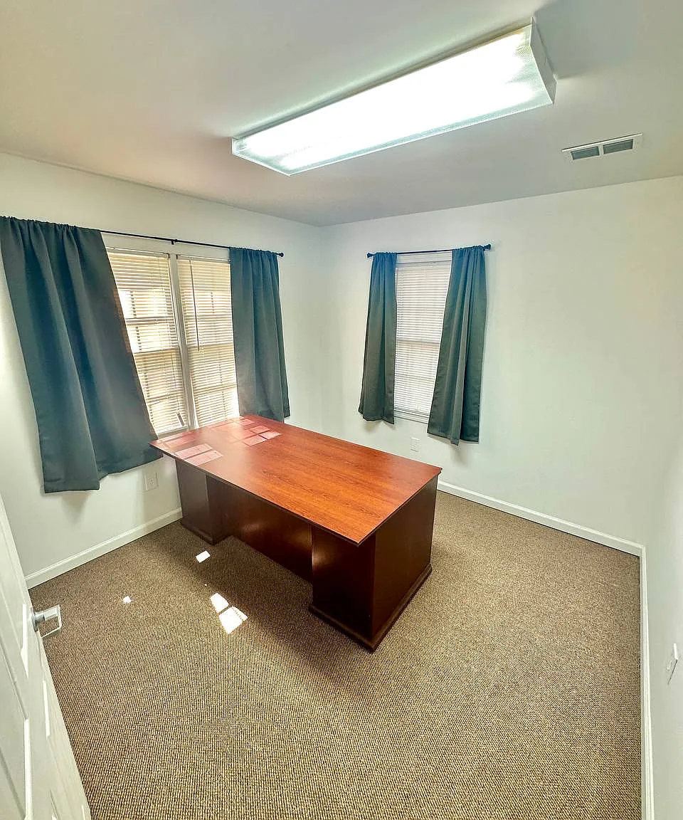 4 bed, $350 — Photo 2