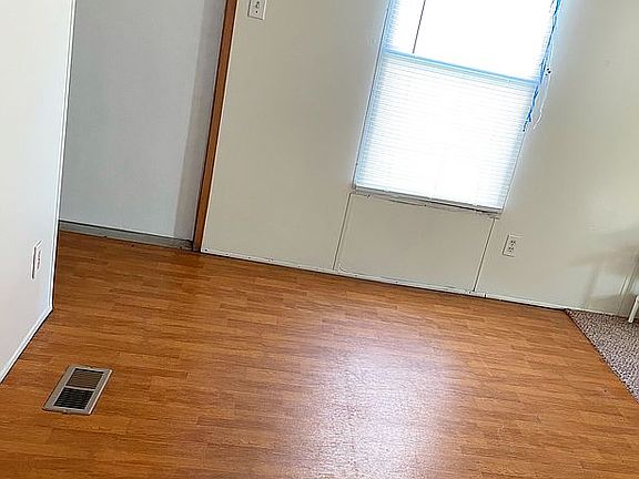 4th image of 5927 Saints Arc Dr