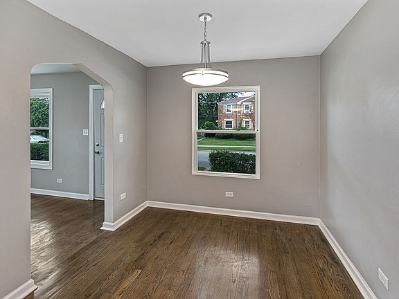 5th image of 346 Hyde Park Ave