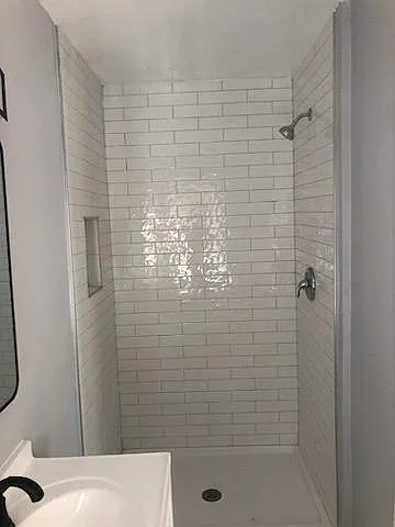 905 E 200 S #3 — Photo 2