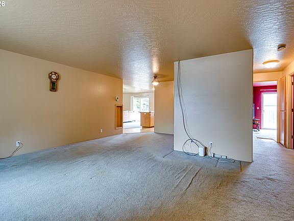 4th image of 5255 Donohoe Ave
