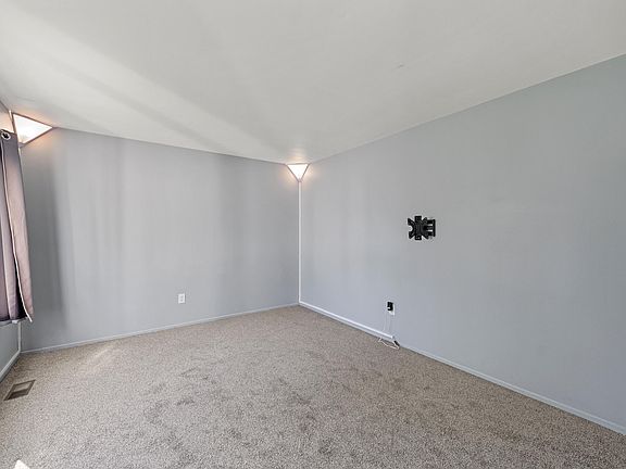 4th image of 5792 New Meadow Dr