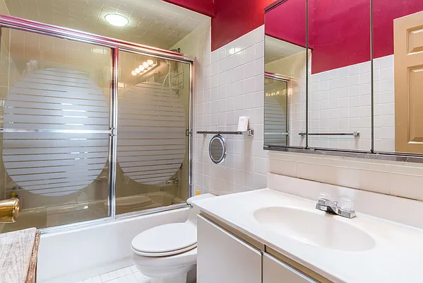 Sold by Century 21 Marciano | media 38