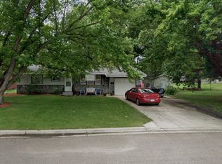 512 Sunrise Ave, Paynesville, MN 56362
