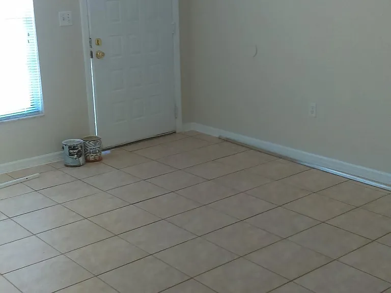 412 Country Lane Dr — Photo 3