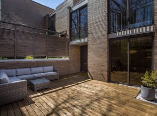 1676 Chimney House Rd, Reston, VA 20190