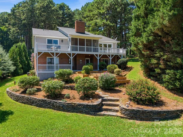 2494 Cherry Ln, Denver, NC 28037