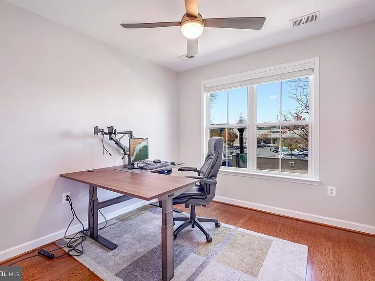 2101 N Monroe St #204 — Photo 9