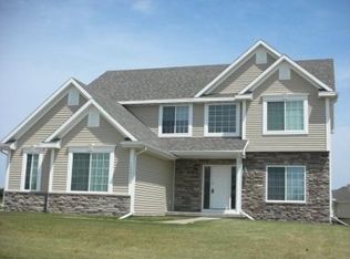 1597 Nine Iron Dr, West Des Moines, IA 50266