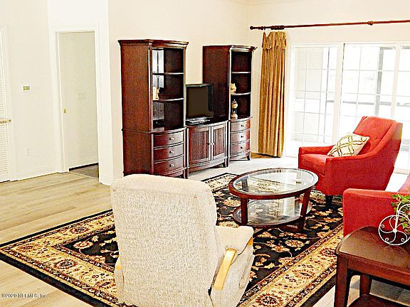 5th image of 220 Presidents Cup Way Unit 106