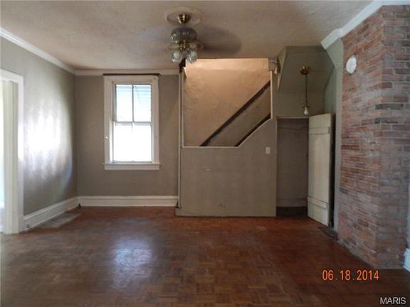 3rd image of 4358 Tholozan Ave