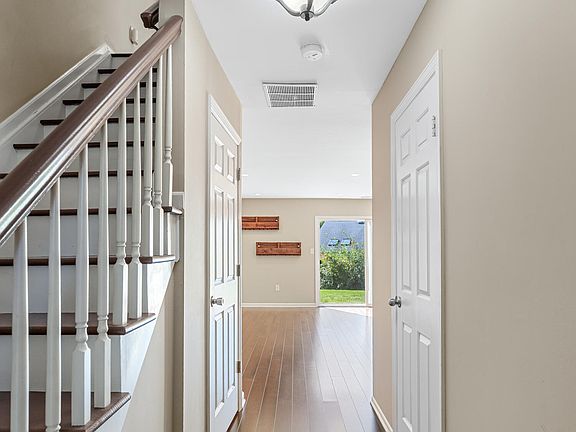 3rd image of 22 Oak Lane