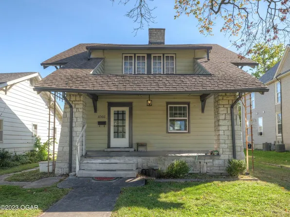 1066 S Garrison Ave, Carthage, MO 64836