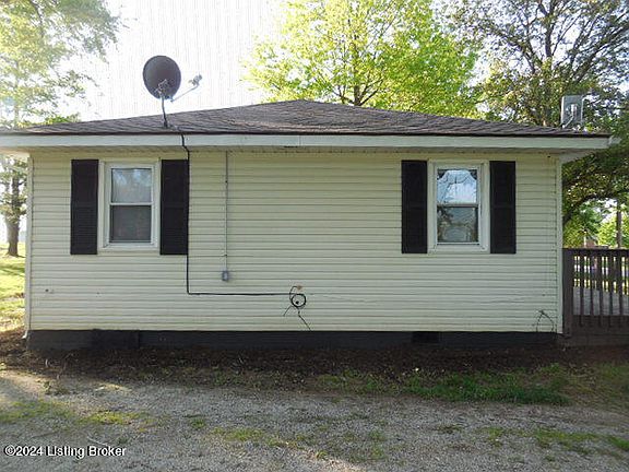 4th image of 306 Woods Pike