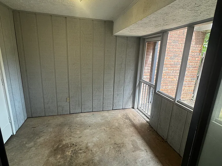 482 Huntington Rd — Photo 28