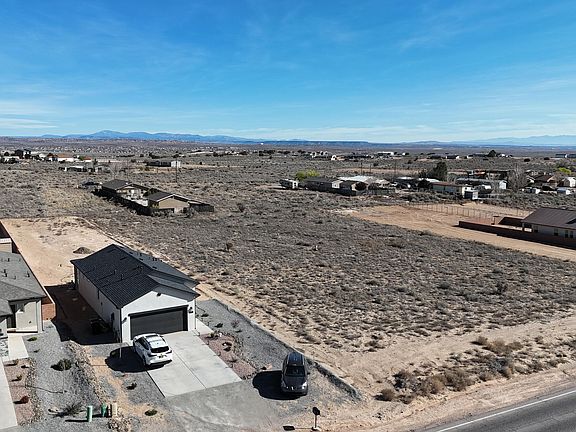 2nd image of 349 Northern Blvd NE