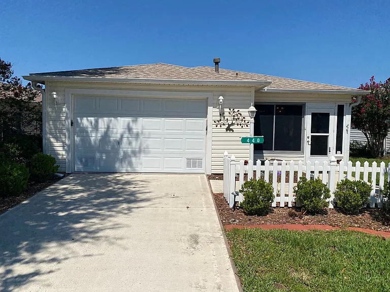440 Canterbury Ct — Photo 41