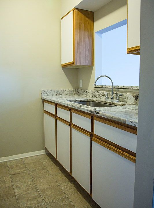 1st image of 2207 W Cary St APT C