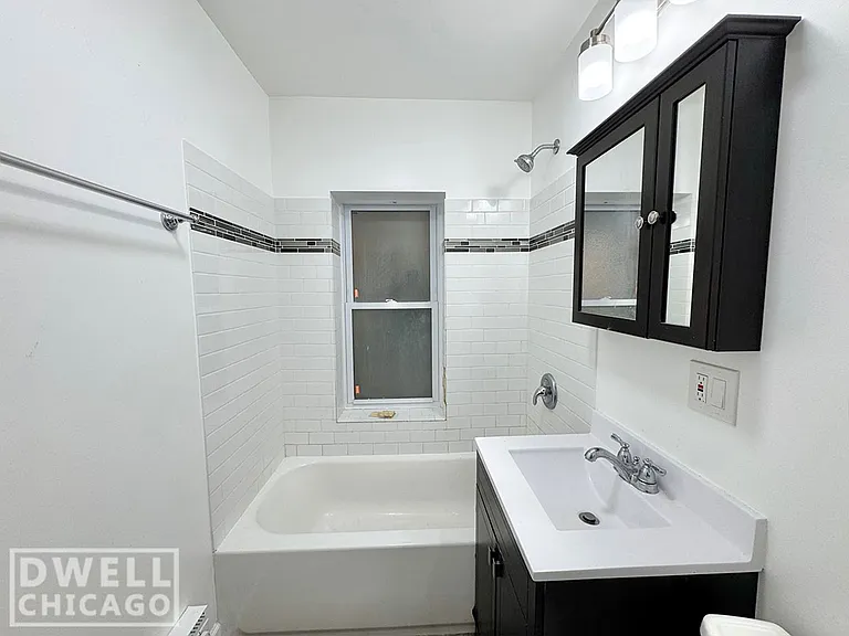 837 W Cornelia Ave #1NN — Photo 6