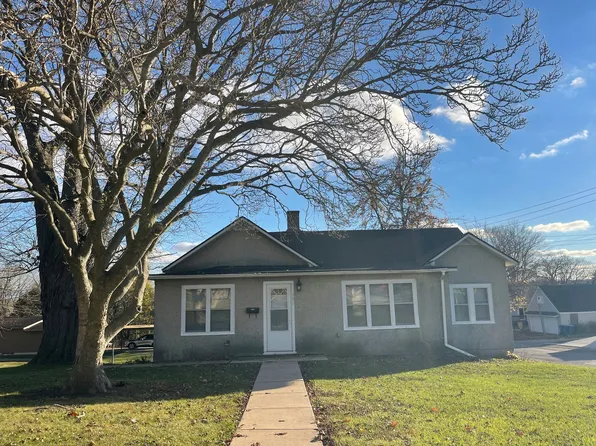 305 E Iowa St, Spring Valley, IL 61362