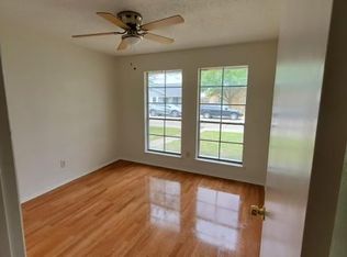 2210 Greenvalley Dr, Carrollton, TX 75007