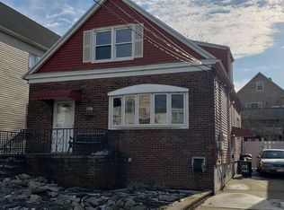 178 W 10th St, Bayonne, NJ 07002