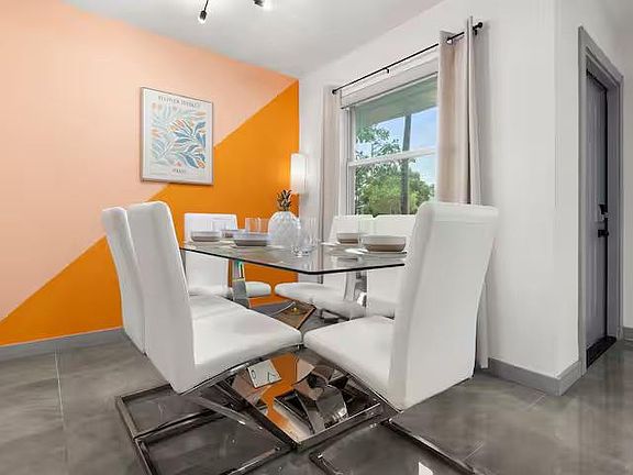 5th image of 909 SW 16th Street