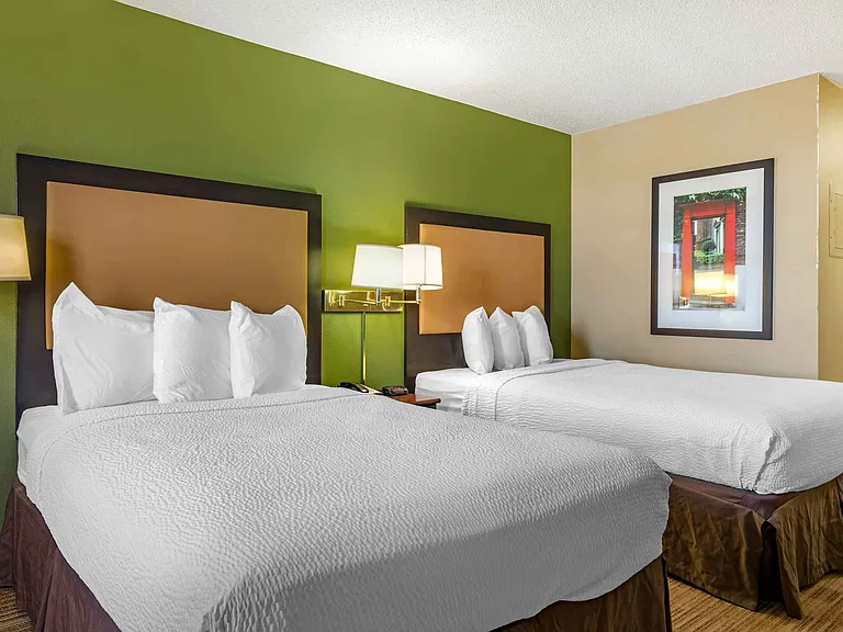 Studio Suite - 2 Full Beds