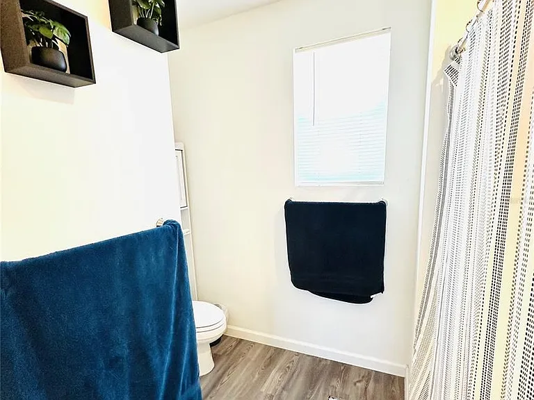 1053 Ambleside Dr — Photo 21