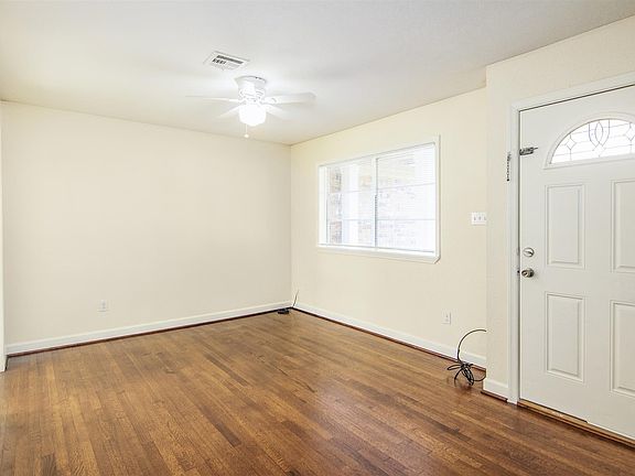 5th image of 10606 Seaford Dr